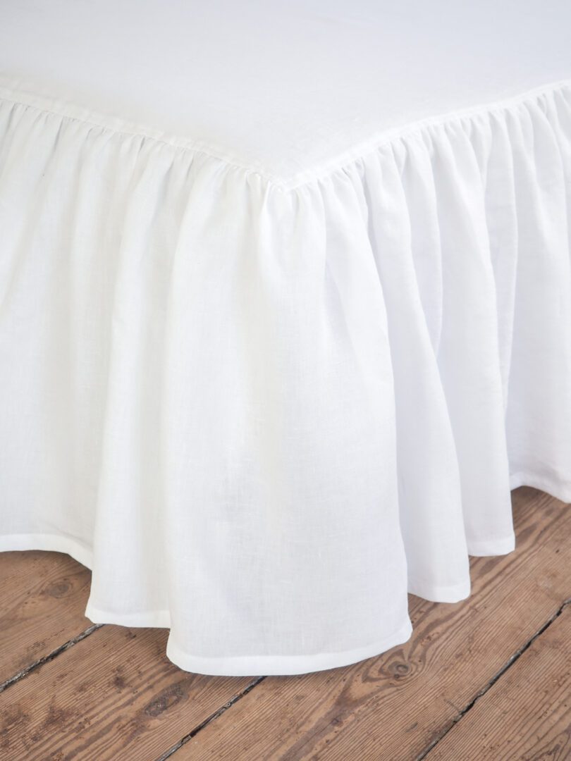 NWT Simply Shabby Chic White Linen Blend Embroidered Bed Skirt FULL 