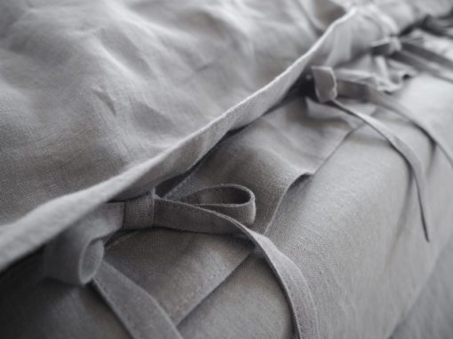 Bettbezug aus Leinen mit Krawatten