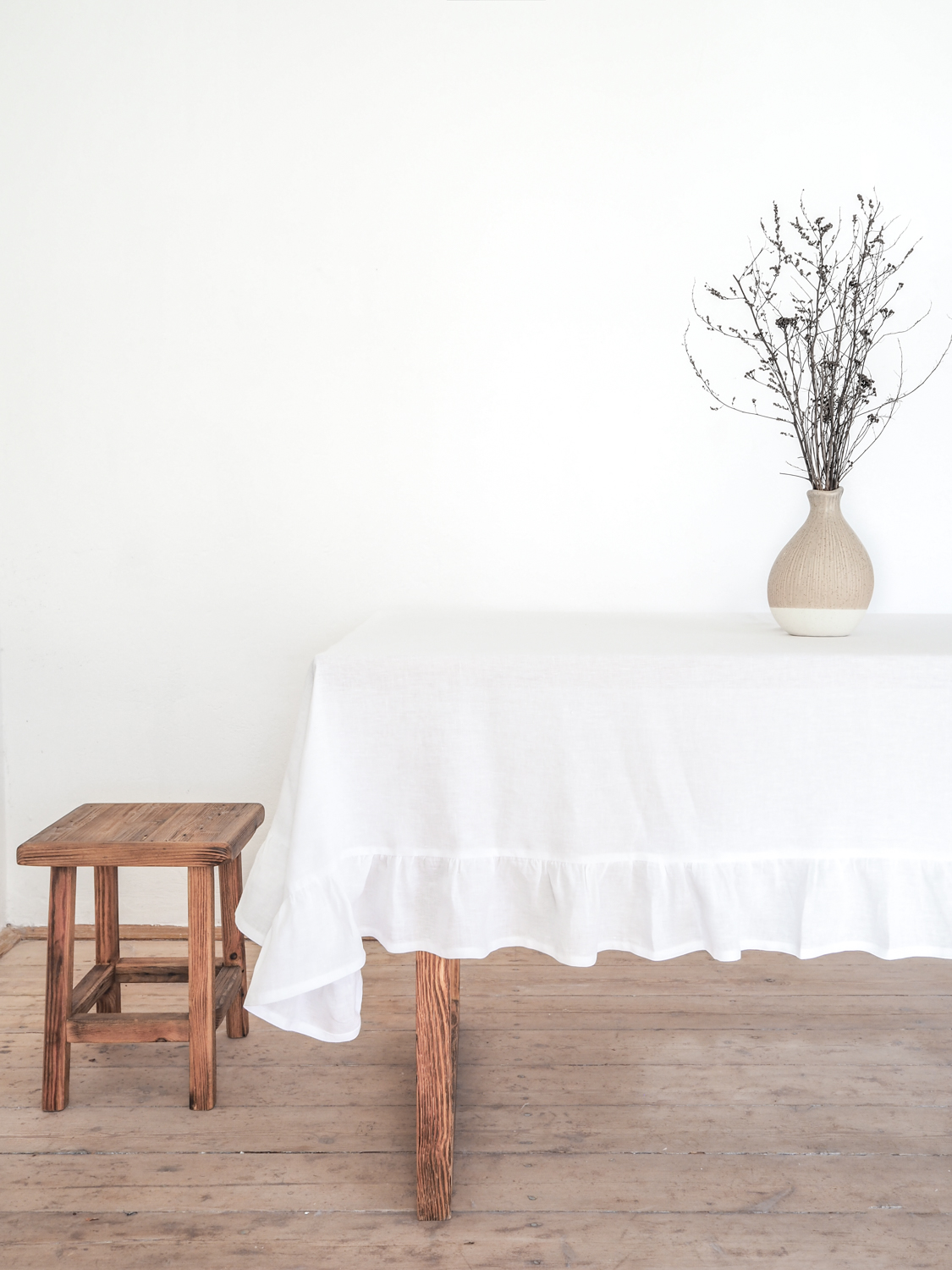 Weiße gekräuselte Tischdecke | 100% Leinen stonewashed