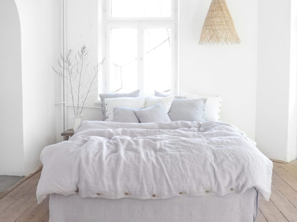 Linen bedding light grey
