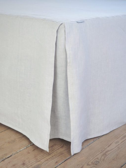 Bedskirt made of linen