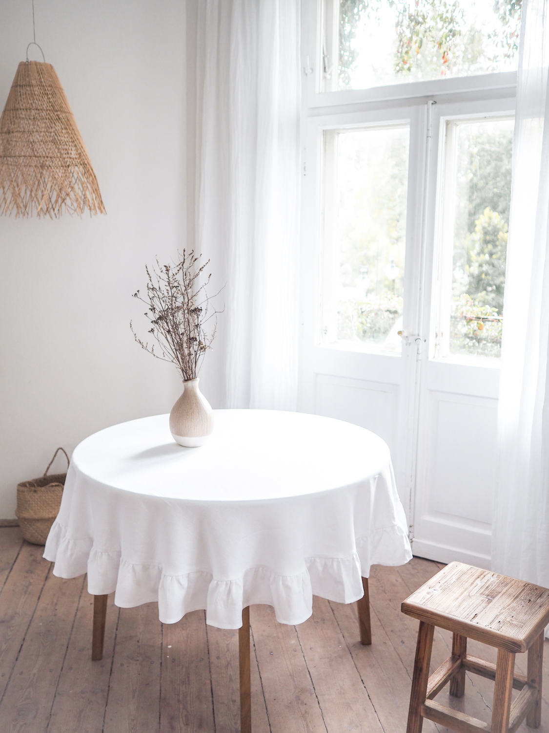 Weiße Runde Leinen Tischdecke mit Rüsche | 100% Leinen