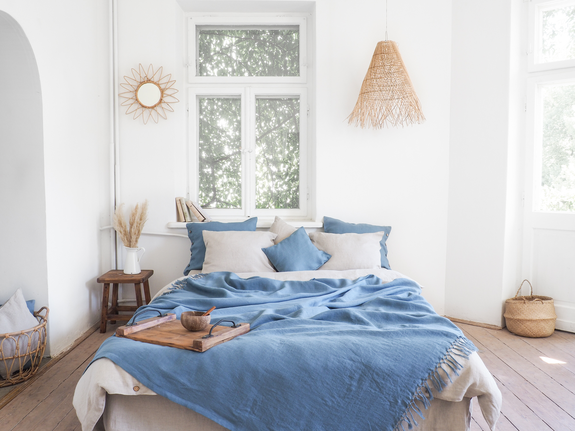 Blue linen throw with fringes