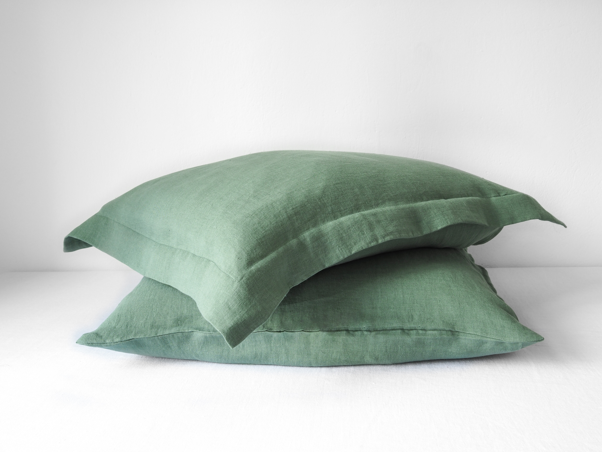 Green Oxford linen pillowcases