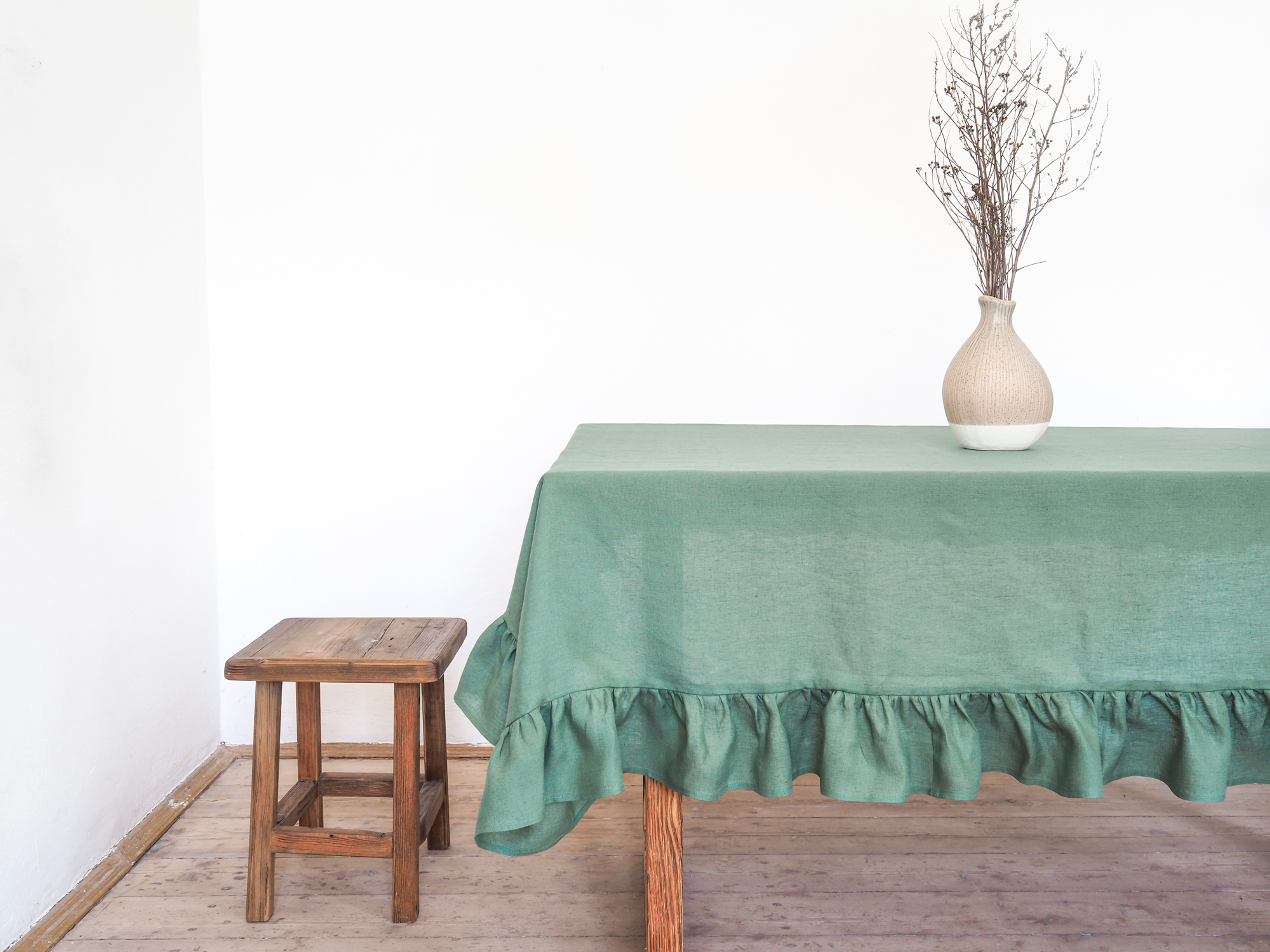 Grüne Leinen Tischdecke im Landhausstil | Handgemacht in Polen