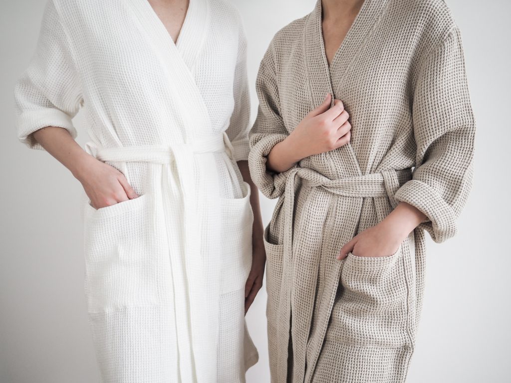 Linen bathrobes - how do they differ from cotton and microfiber ones?