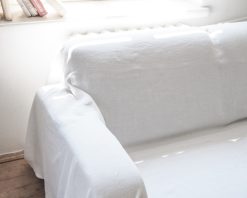 Sofabezug aus weißem Leinen