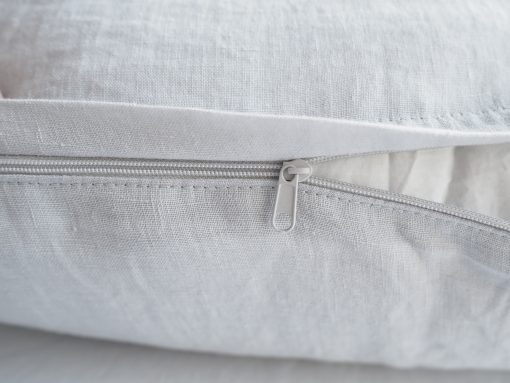 linen bedding with a zipper