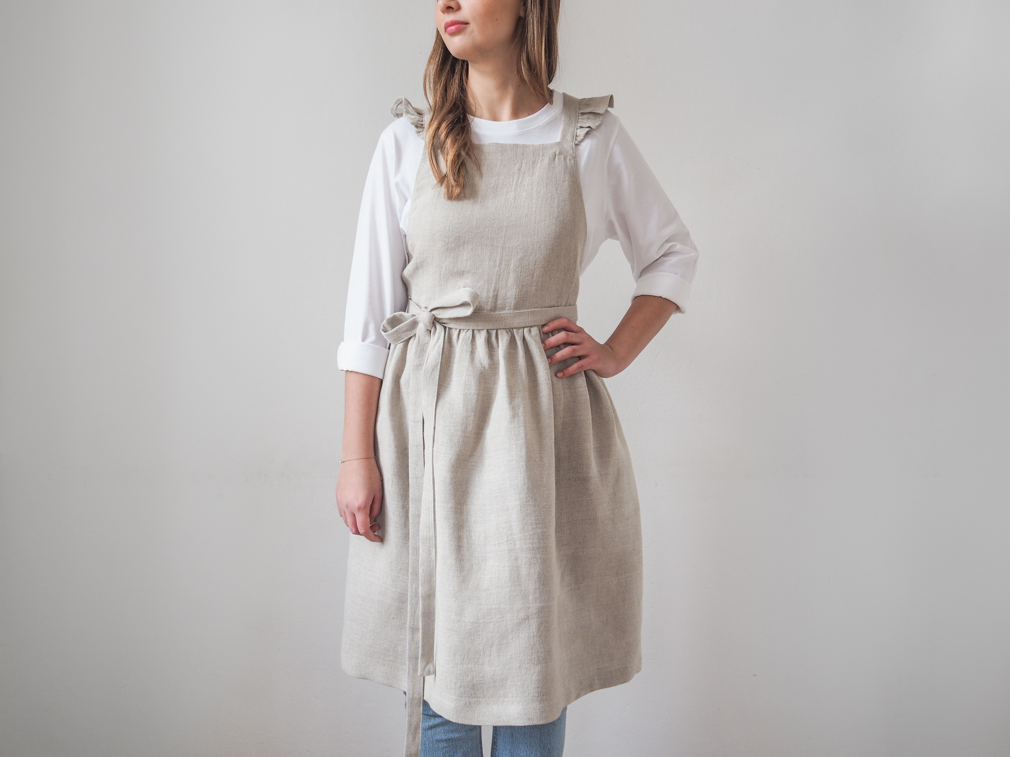 linen apron with frills