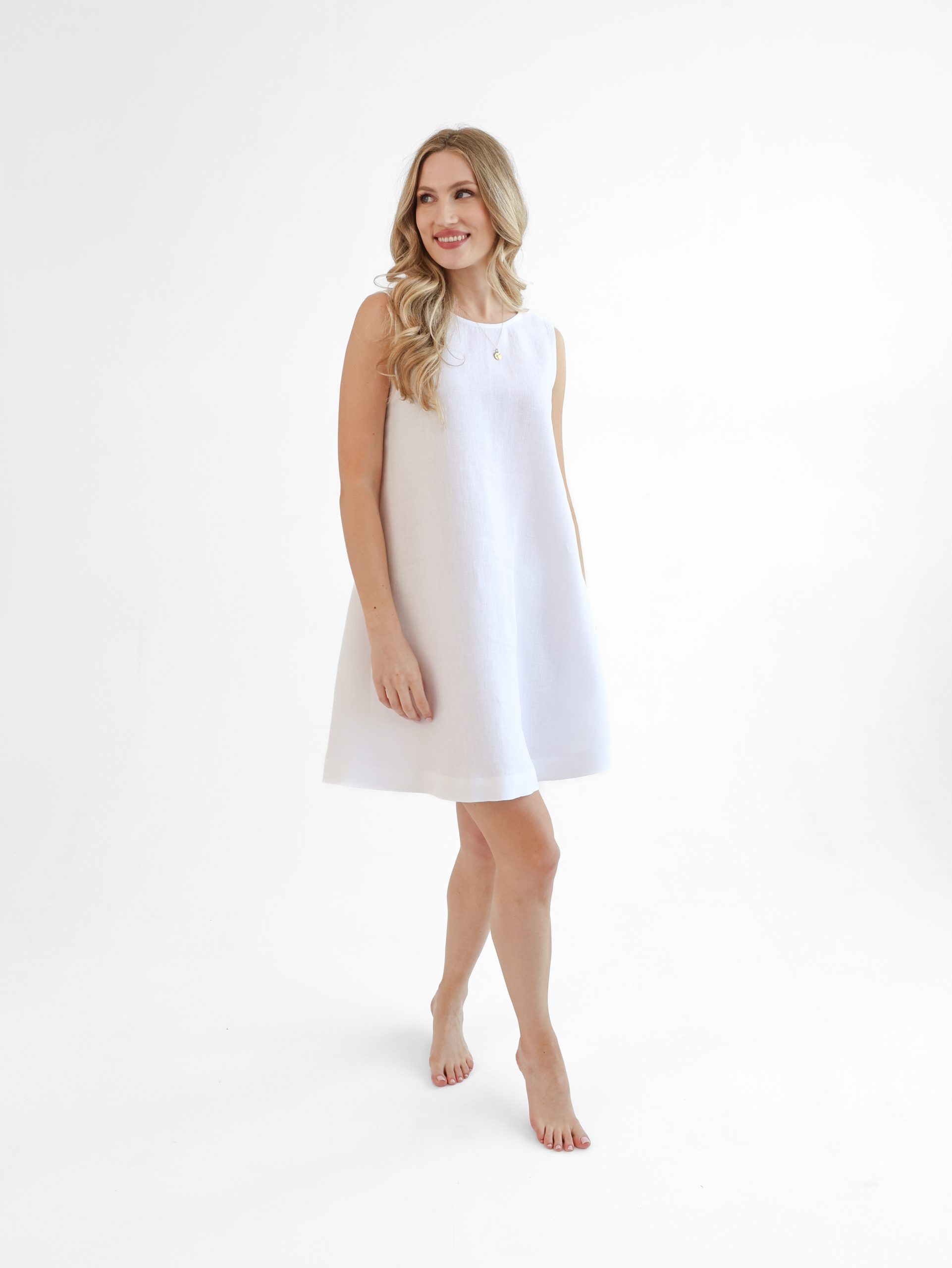 Biała lniana sukienka