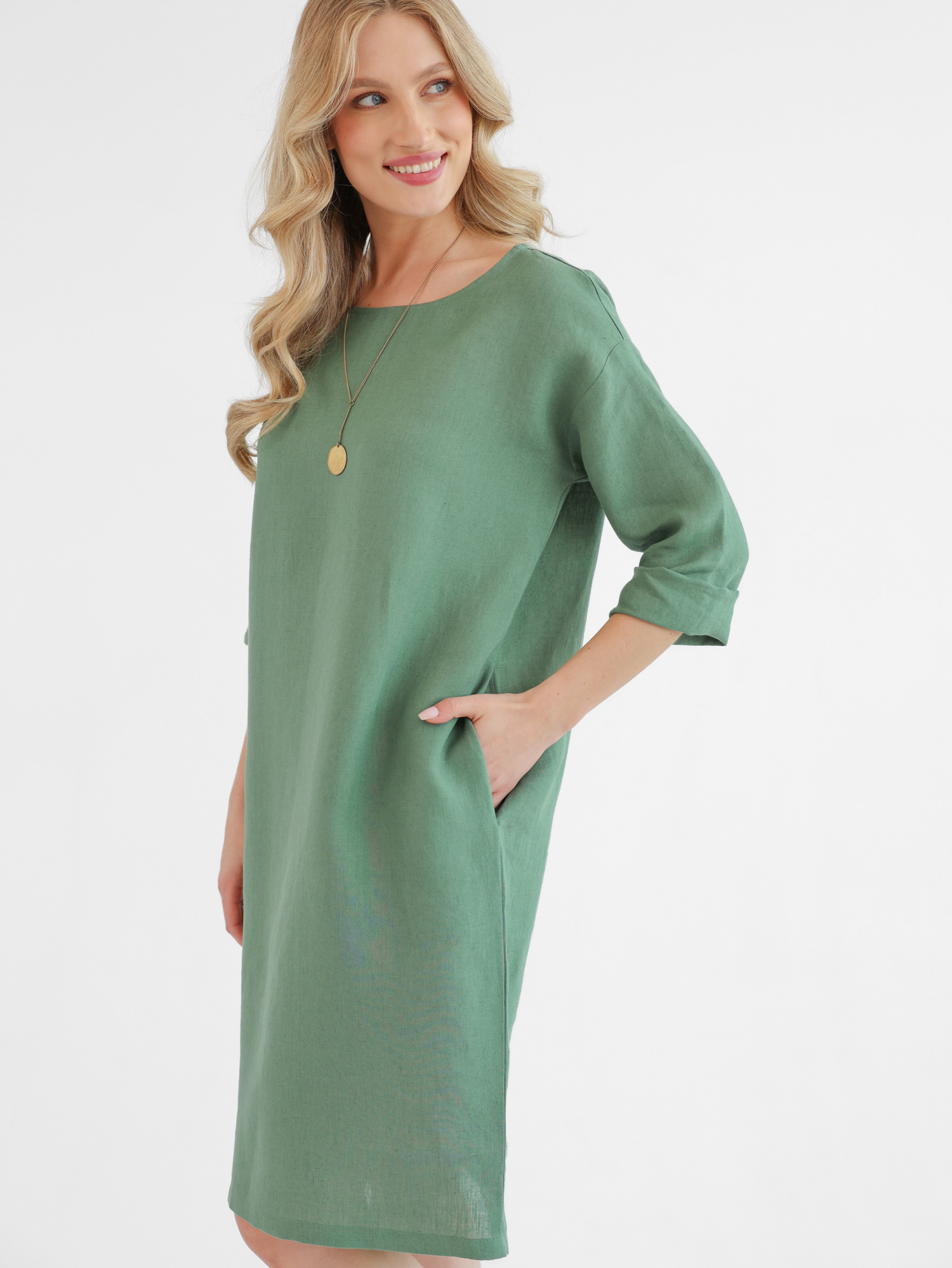 Linen dress with long sleeves