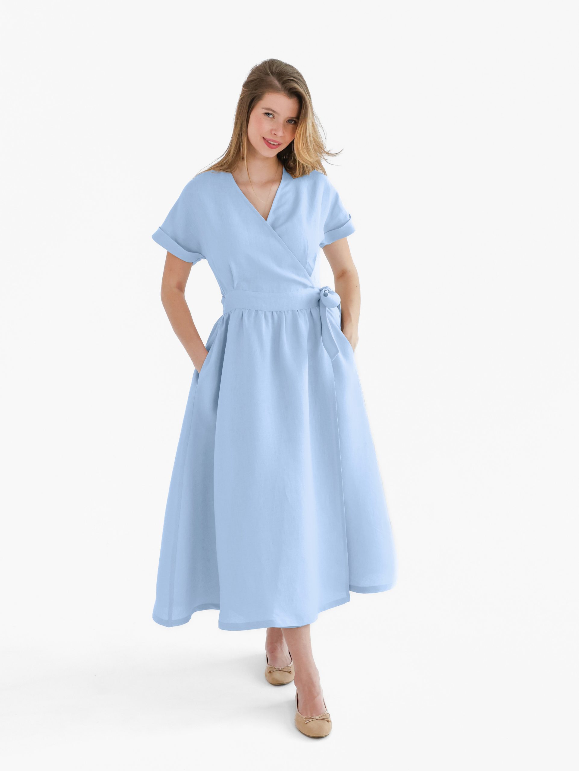 Błękitna lniana sukienka
